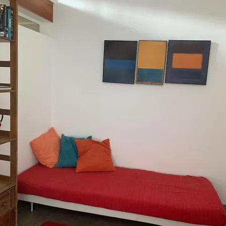 Sunny House Apartment *